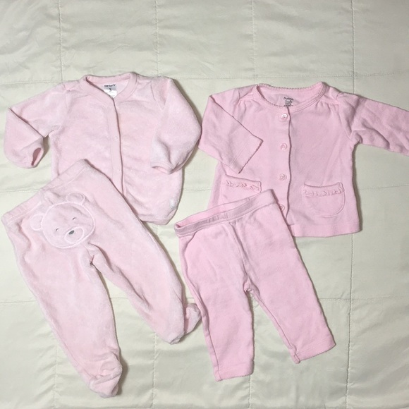 Carters bundle of 2 baby girl outfits size 3 month